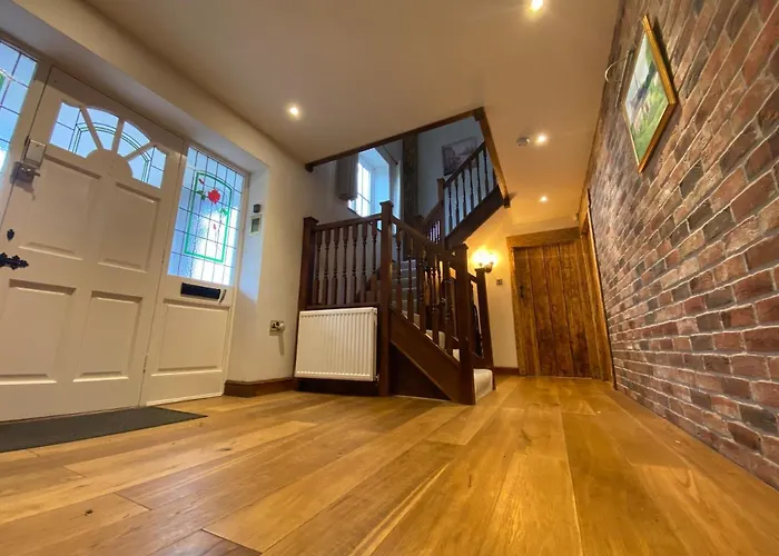 Eco-Friendly Dorset Cottage With Spa Set In Heart Of Countryside